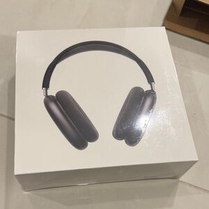 Apple AirPods Max with smart case brand new